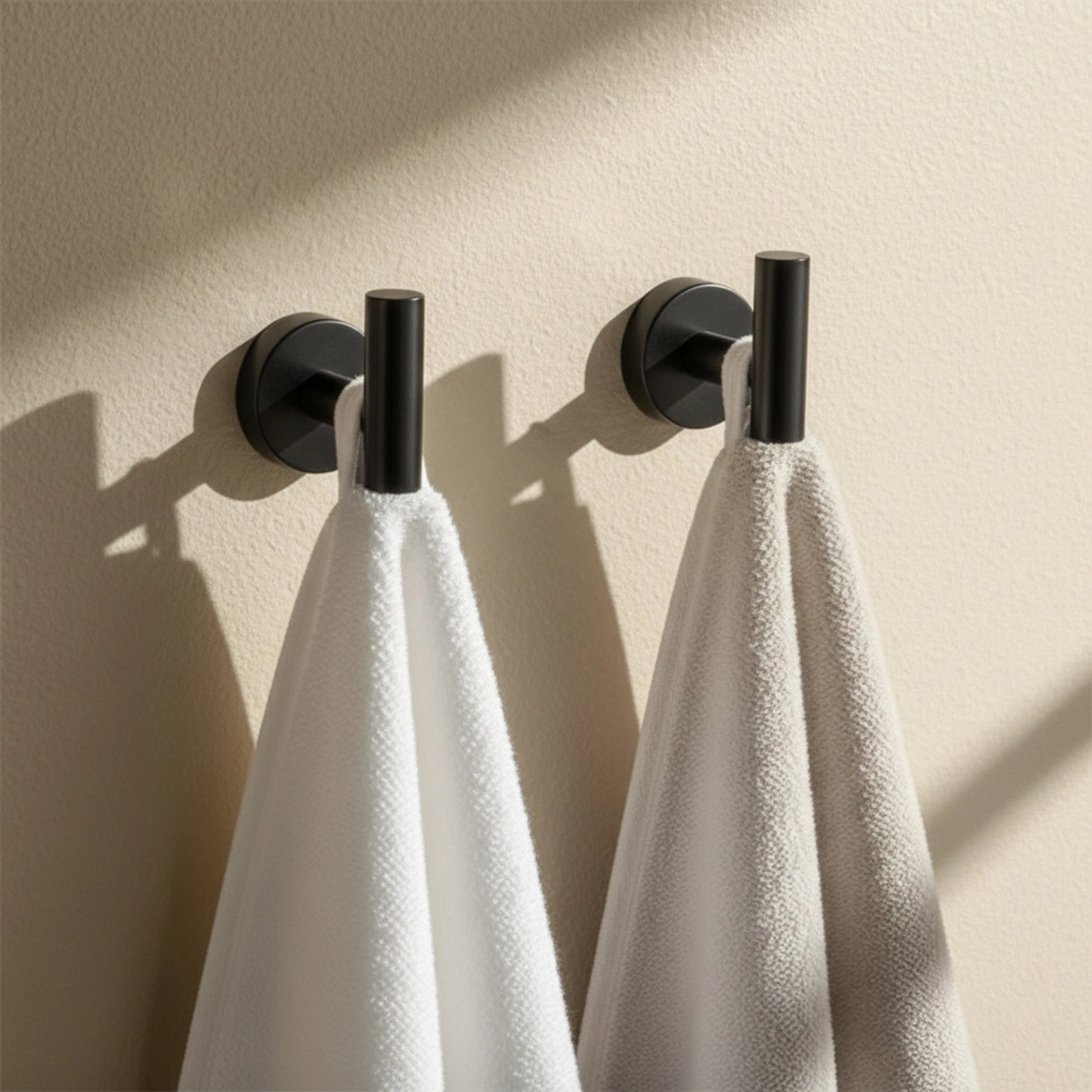 Set de cuierele de baie Ari - Negru