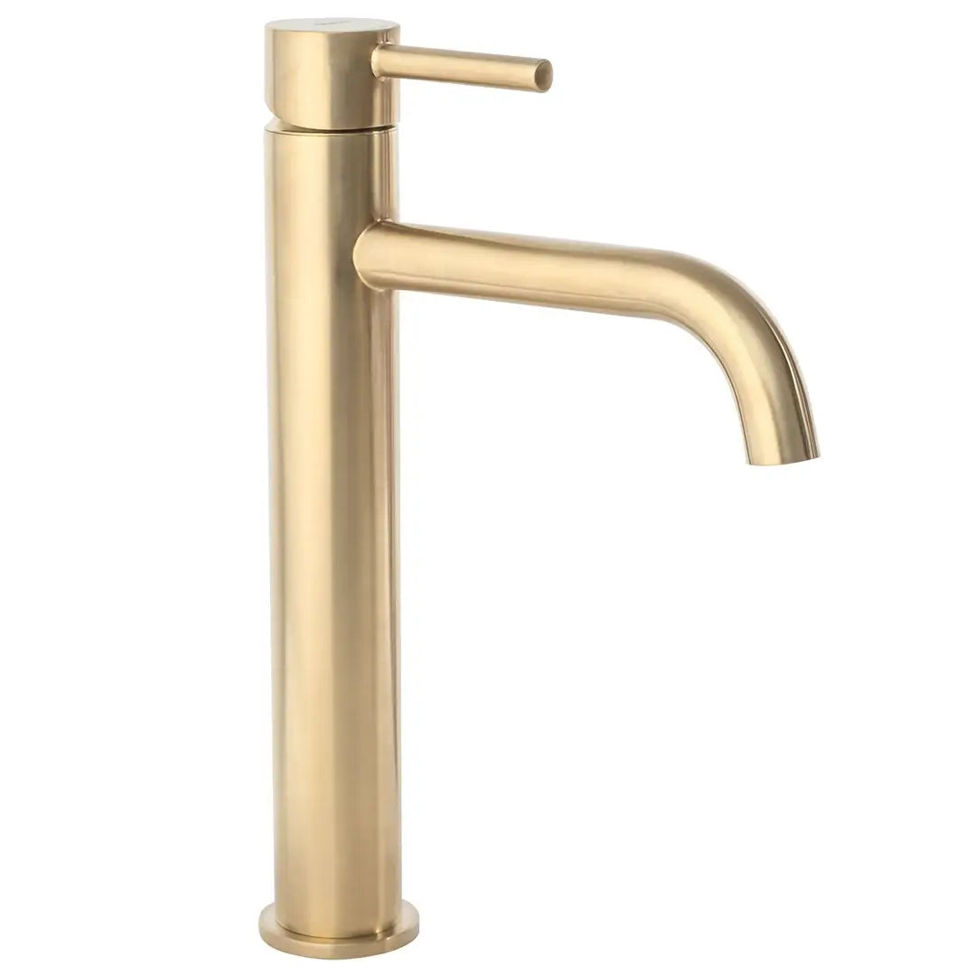 Baterie înaltă Lungo auriu periat, corp din alamă cu cartuș ceramic și aerator, perfectă pentru lavoare tip bol și băi moderne de lux.