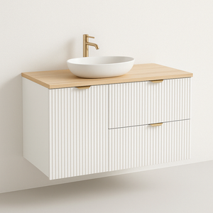 Dulap lavoar Willy 100 cm alb cu blat stejar nuc, fronturi structurate și coș de rufe integrat – soluție modernă și elegantă pentru baie.