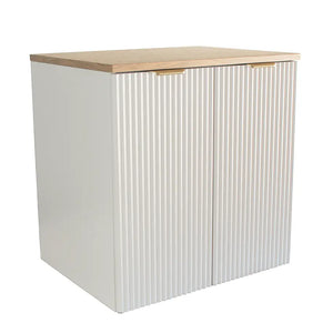 Dulap pentru lavoar Willy 60 cm Alb/Nuc Top cu 2 uși, fronturi canelate, mobilier modern de baie cu raft interior și blat în decor nuc