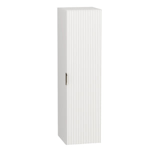 Dulap înalt pentru baie Willy 120 cm Alb, cu fronturi canelate și finisaj modern, oferă spațiu amplu de depozitare și un aspect elegant, luminos.