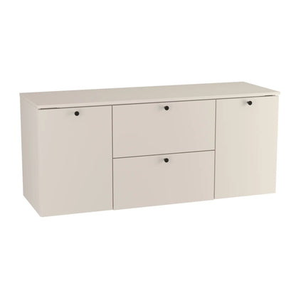 Waschtischunterschrank 140 cm, mit 2 Wäschekörben Beti - Kaschmir

Dieser Waschtischunterschrank in elegantem Kaschmir-Farbton kombiniert stilvolles Design mit hoher Funktionalität. Er bietet zwei integrierte Wäschekörbe hinter den Türen, die für eine ordentliche Aufbewahrung Ihrer Wäsche sorgen. Die glatten Fronten und die modernen, metallischen Knopfgriffe runden das minimalistische Design ab und verleihen dem Schrank eine zeitlose Eleganz. Der edle Kaschmir-Ton bringt Wärme und Raffinesse in jedes Badezi