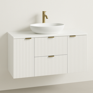 Dulap pentru lavoar 120 cm Willy Alb cu uși, sertare Soft-Close și mânere aurii, blat alb de 120 cm – mobilier modern și elegant pentru baie.