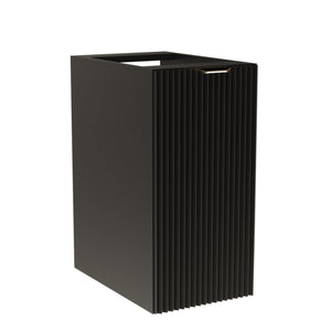 Dulap de baie Willy 30 cm negru cu 1 ușă, front striat și mâner metalic la alegere, negru sau auriu.