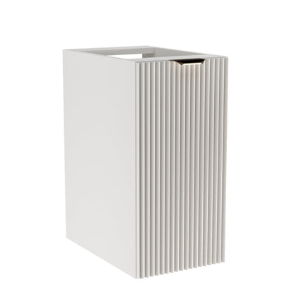 Dulap de baie Willy 30 cm Alb Alpin cu front striat, mâner auriu sau negru și raft interior pentru depozitare practică și elegantă.