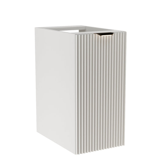 Dulap de baie Willy 30 cm Alb Alpin cu front striat, mâner auriu sau negru și raft interior pentru depozitare practică și elegantă.