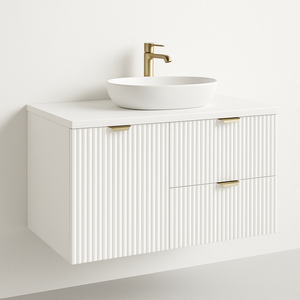 Dulap lavoar Willy 100 cm Alb cu coș de rufe, fronturi riflate, sertare SOFT-CLOSE și mânere aurii – design elegant și spațiu generos de depozitare.